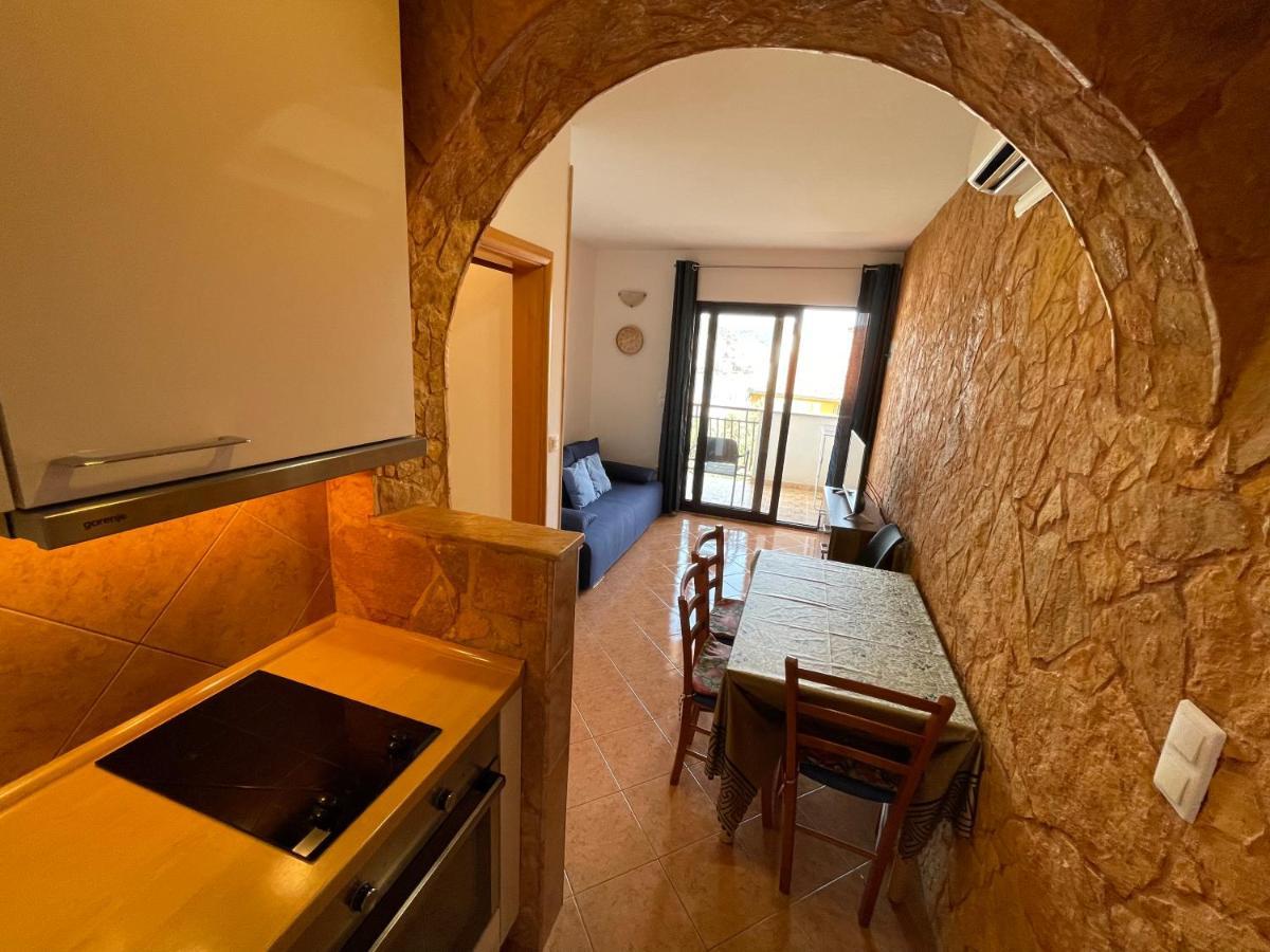 Apartment Jakasa Trogir Eksteriør billede
