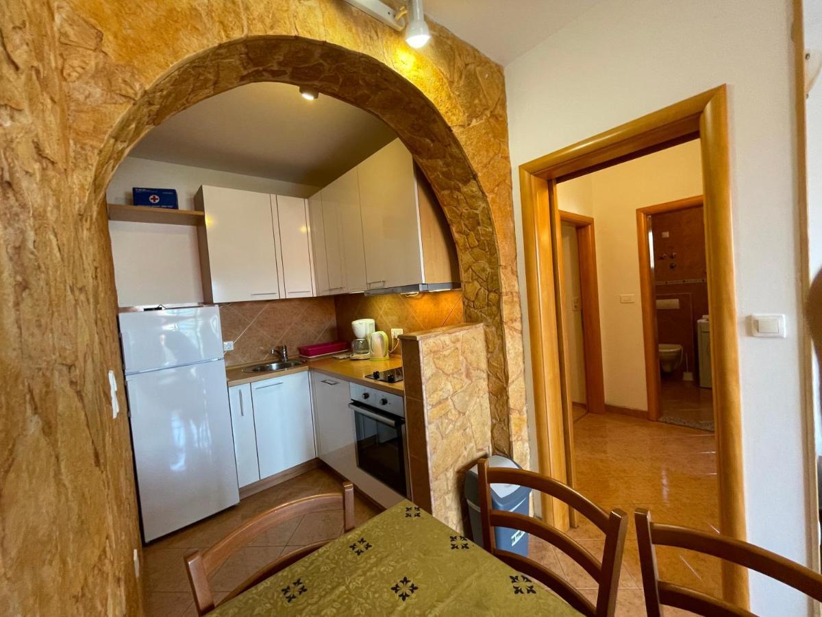 Apartment Jakasa Trogir Eksteriør billede